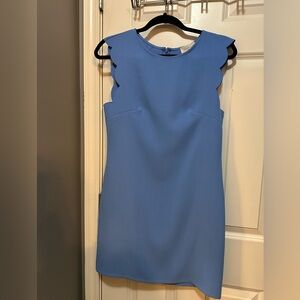 Scallop sleeve light weight dress.